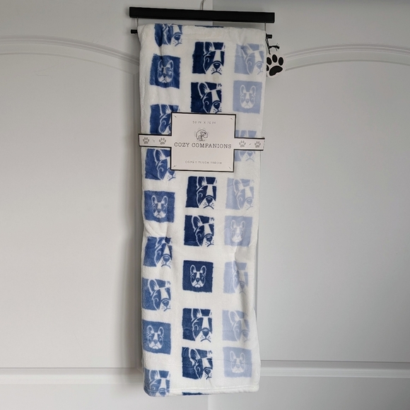 Boston Terrier Frenchie Face Print Plush Throw Blanket 50" x 70" White Blue NWT - Picture 1 of 10